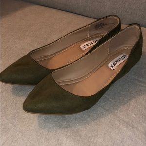 Steve Madden size 8 olive green flats